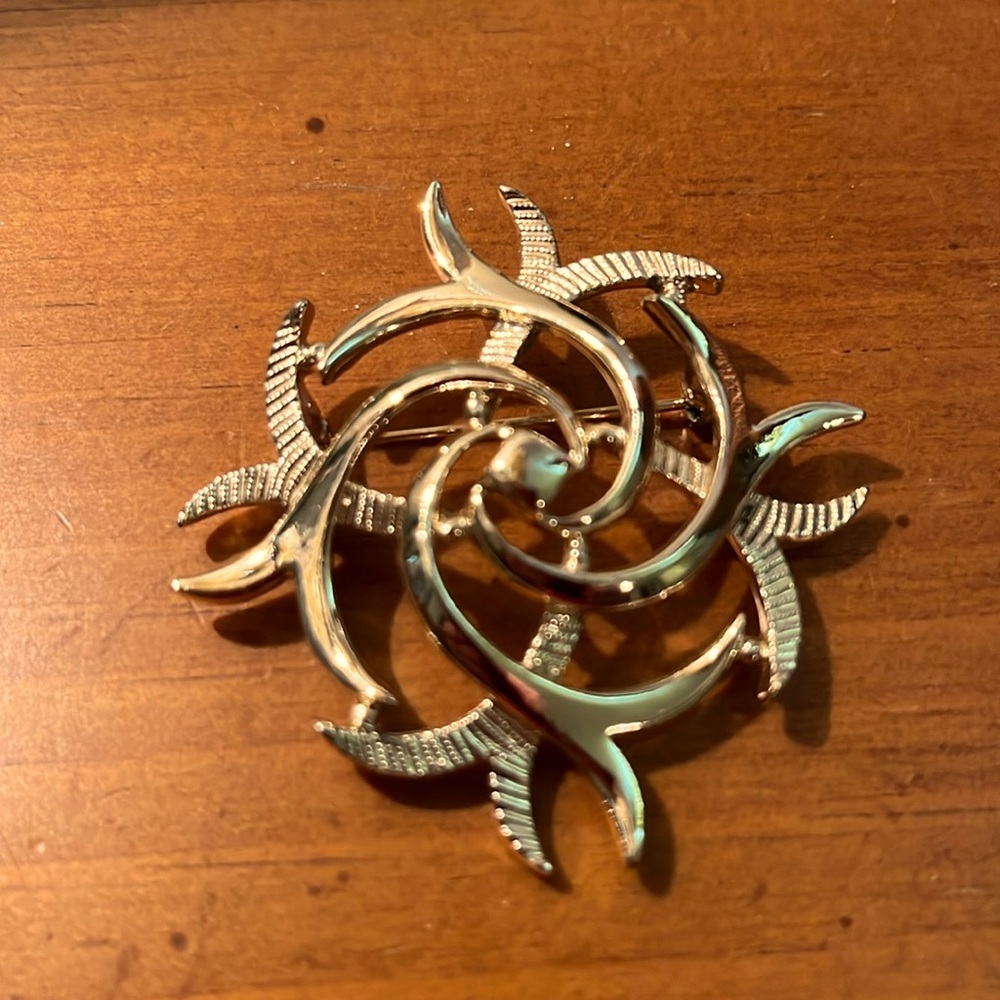 Vintage Sarah Coventry Brooch